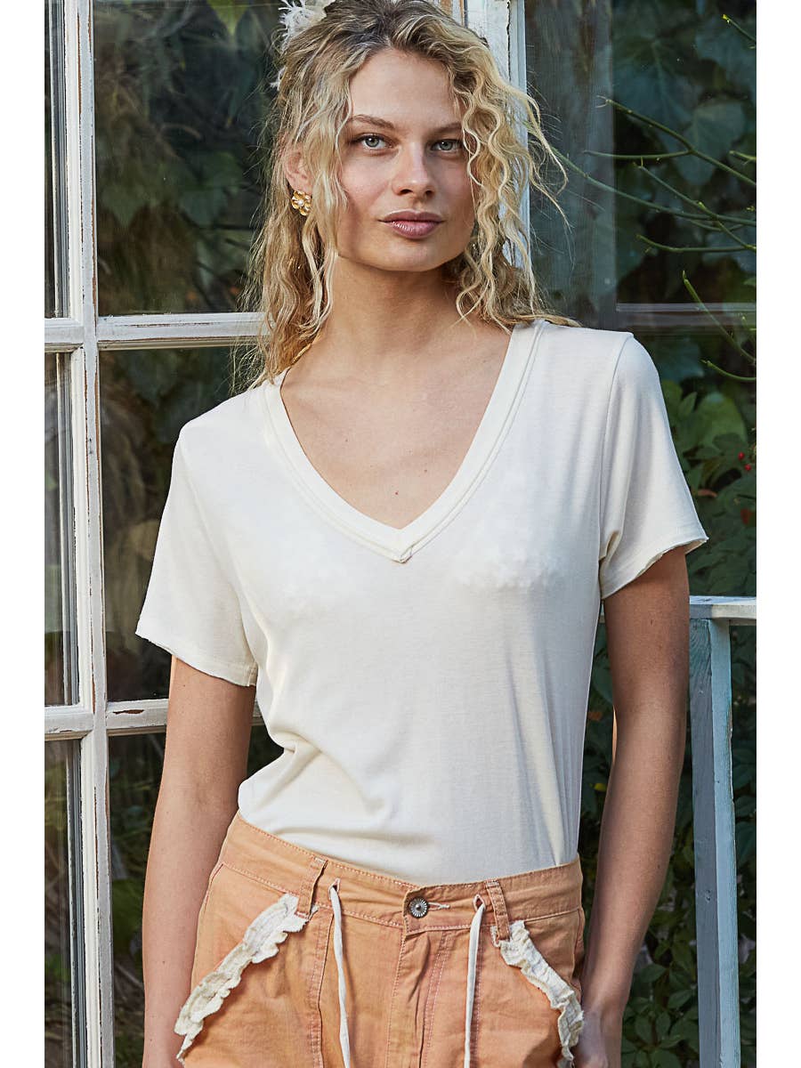 Off White V-Neck Short Sleeve Solid Knit Top by Born To Glam Born To Glam