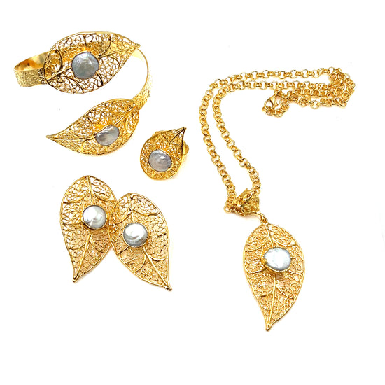Gold Pearl Brass Set - Born To Glam Born To Glam