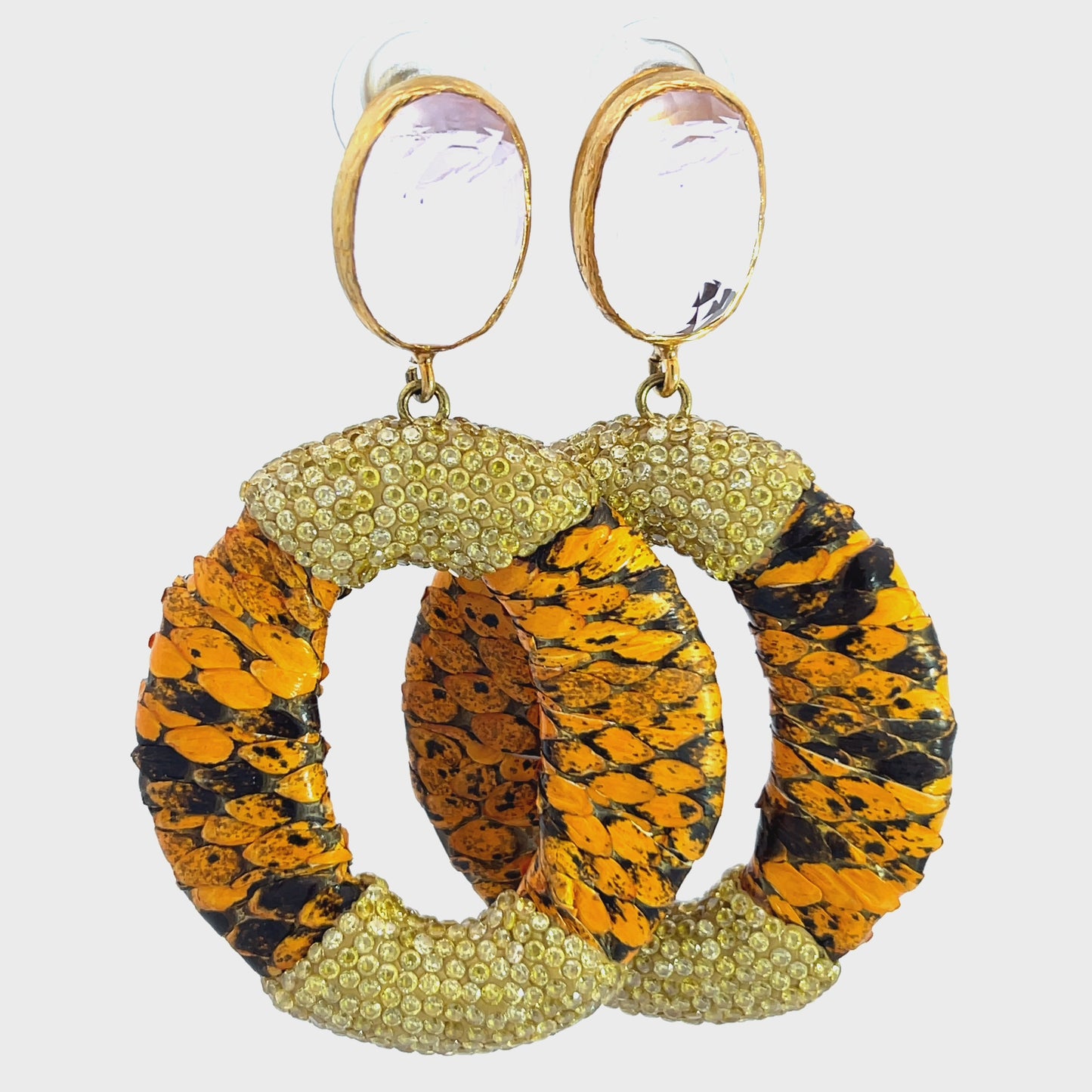 Load and play video in Gallery viewer, Untitled Product 86__2024-03-16-11-03-55.mp4
 Born To Glam