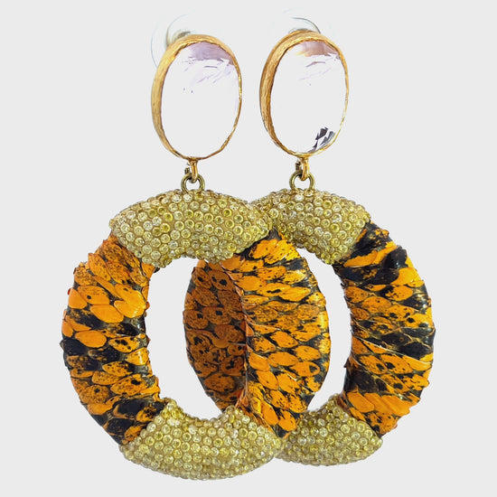 Load and play video in Gallery viewer, Untitled Product 86__2024-03-16-11-03-55.mp4
 Born To Glam